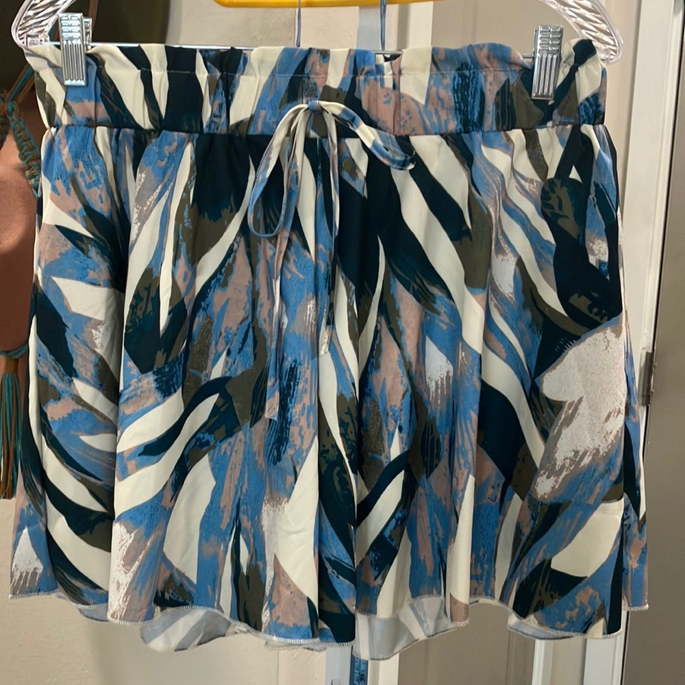 Blue and Black Mini Skater Shorts with Pleats